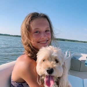 Meet your Posher, Caroline